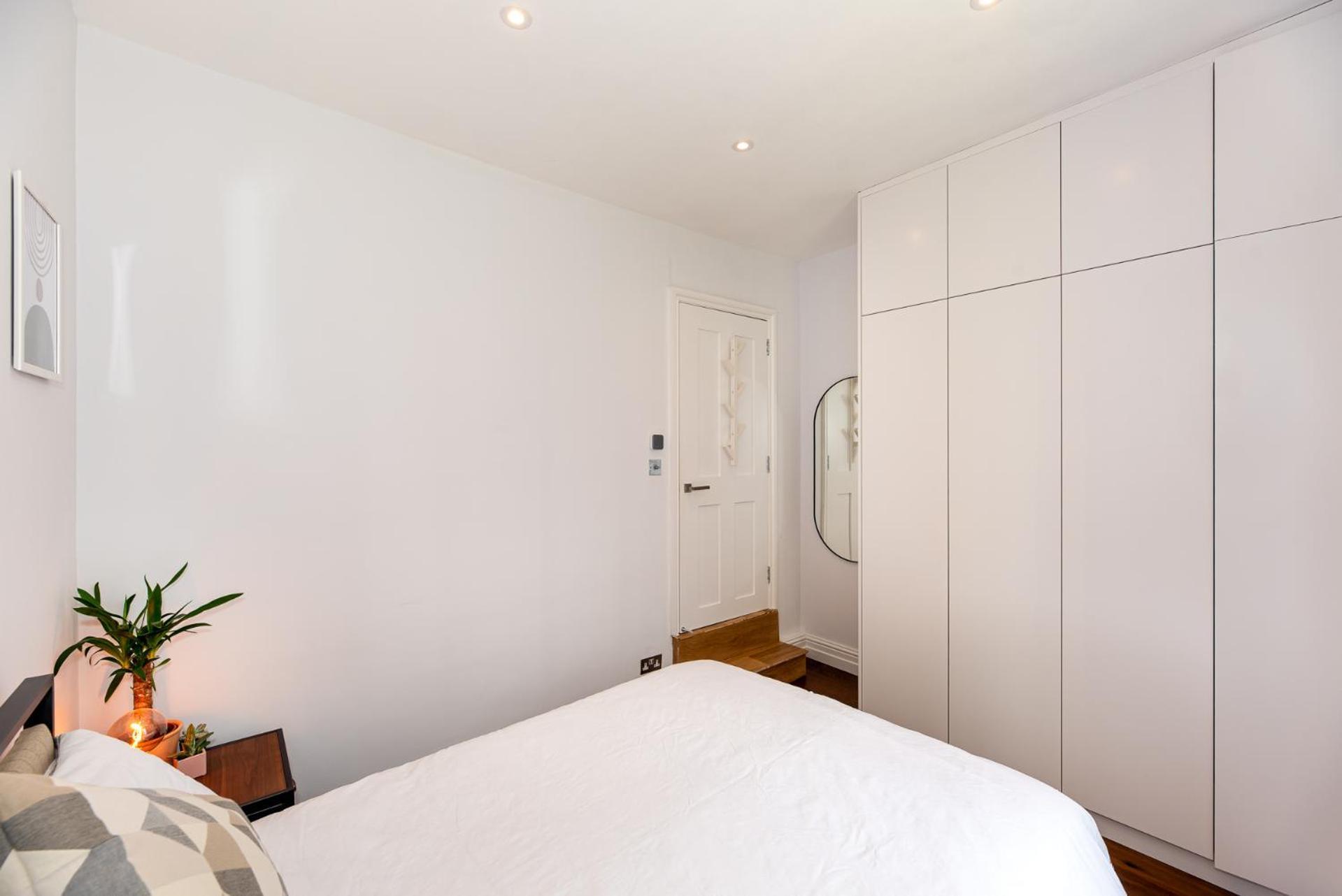 2-Bedroom Victorian Apartment In Kensington London Exterior foto