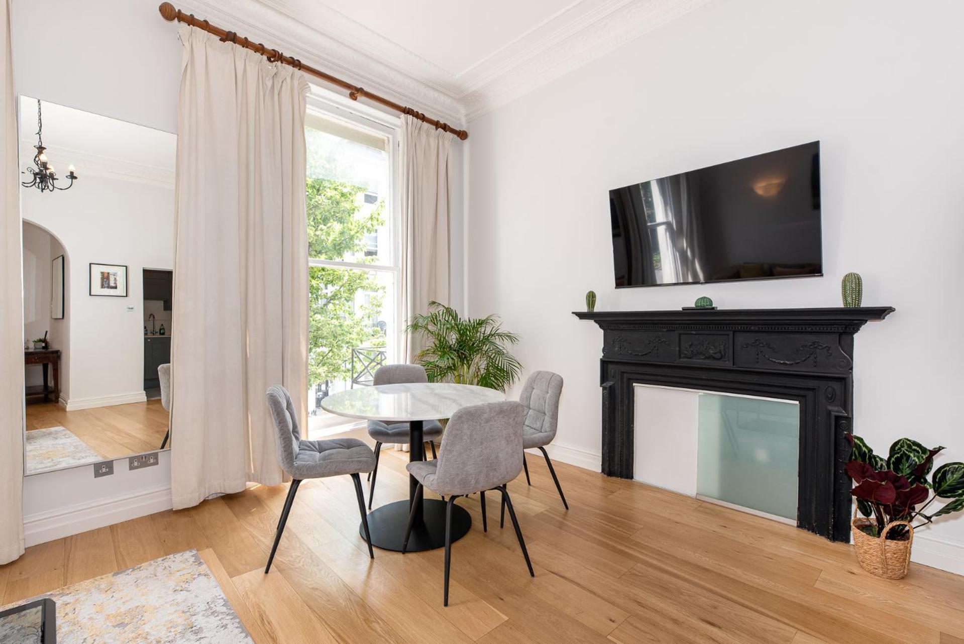 2-Bedroom Victorian Apartment In Kensington London Exterior foto