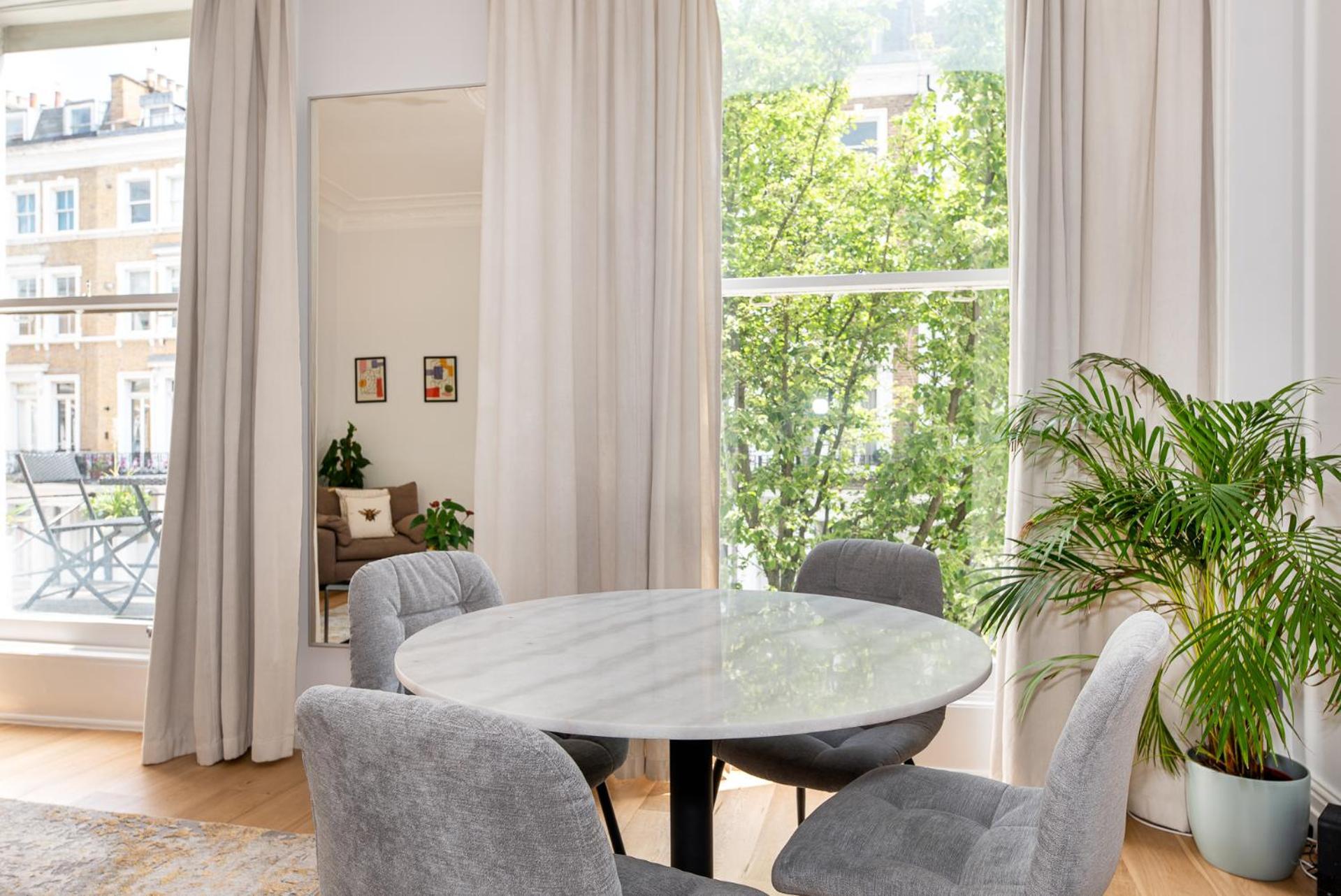 2-Bedroom Victorian Apartment In Kensington London Exterior foto