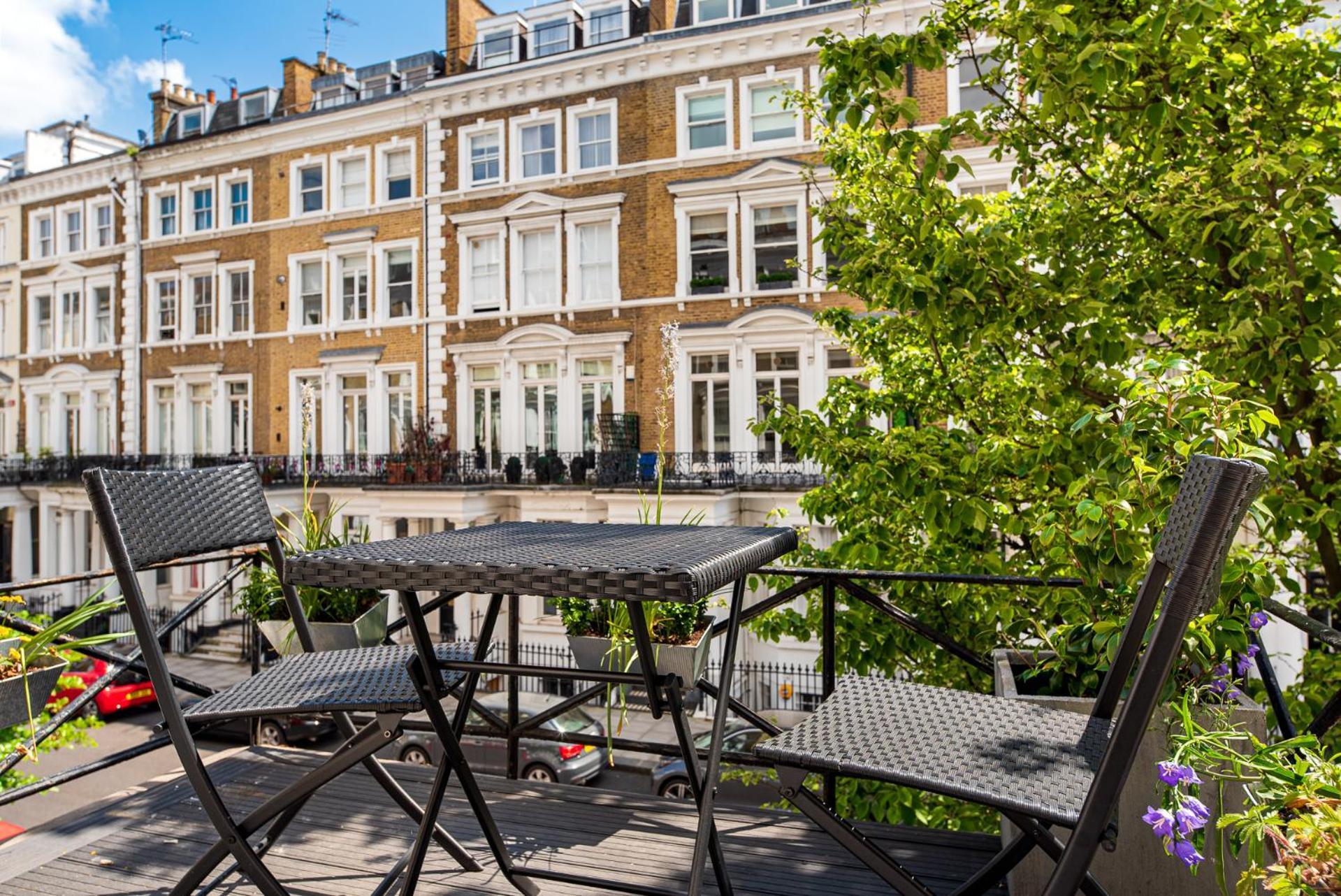 2-Bedroom Victorian Apartment In Kensington London Exterior foto